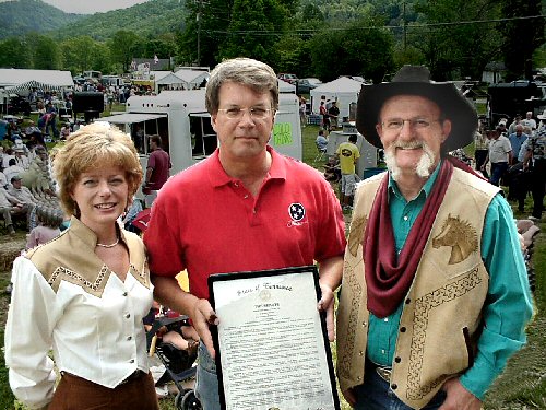 "Buffalo Bill" Nelson receiving Poet Laureate Award